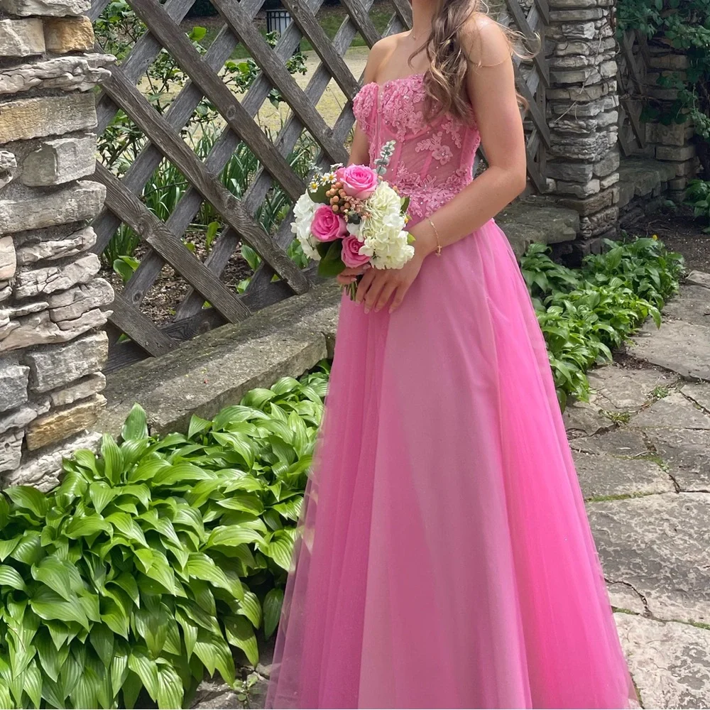 Pink prom dress, size 4 (I’m a size 2 and it fit great),Mori Lee, a-line - Picture 4 of 7